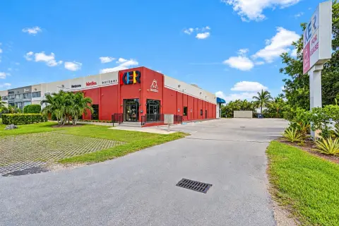 Warehouse With Loading Access