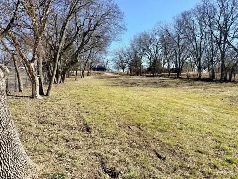 Convertible Residential and Commercial Lot