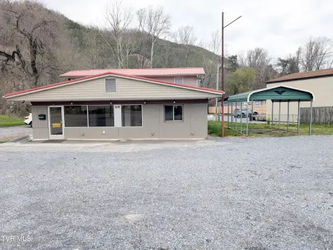 Versatile Commercial Space in Hampton, TN