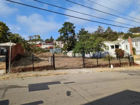 Large Oakland Lot with Utilities