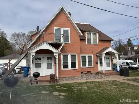 4-Unit Apartment Building