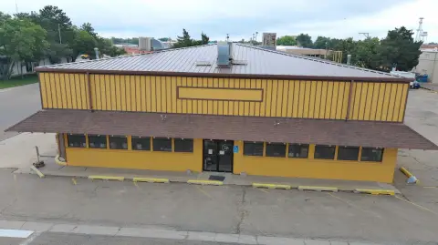 Versatile Commercial Property in Dumas