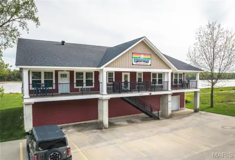 6-Unit Riverfront Short-Term Rental