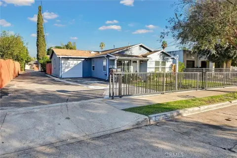 Duplex with RV Access