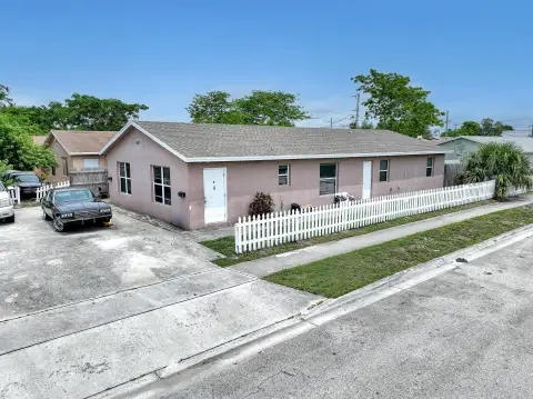 Duplex with Private Pool