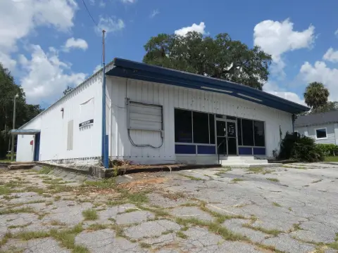 Flex Space with Loading Ramp