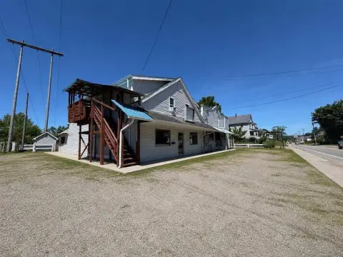 Mixed-Use Building with Apartment