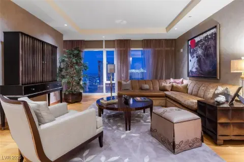 Las Vegas High-Rise Residence