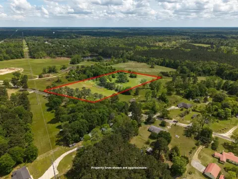 Unrestricted Land in Rural Setting