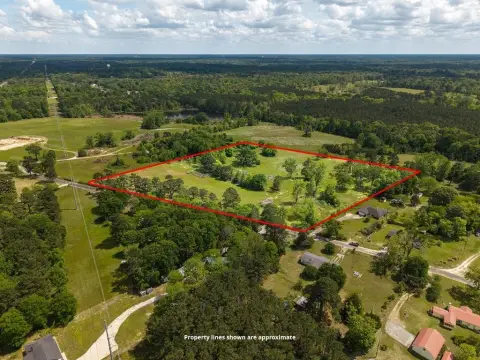 Unrestricted Land in Rural Setting
