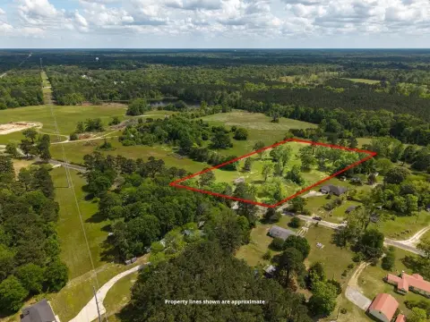 Unrestricted Land in Rural Setting