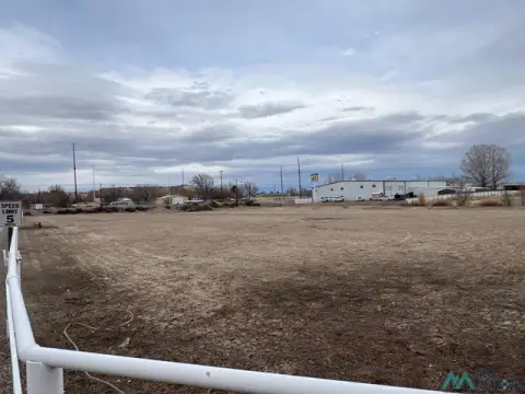 Level Highway-Frontage Commercial Land