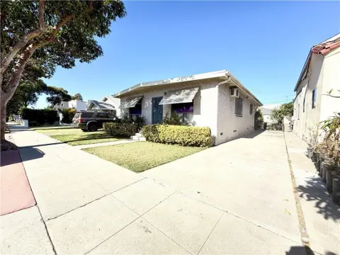 Single-Level Duplex with Garages