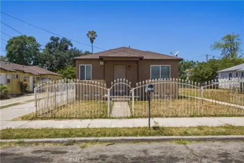 Two-Unit Duplex With Rooftop HVAC