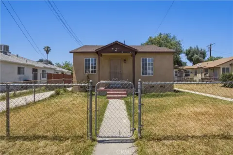 Two-Unit Duplex with Rooftop HVAC