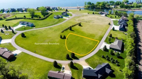 Lakefront-View Waterfront Lot