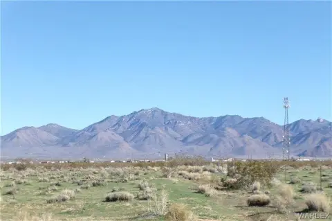 Highway-Fronting Vacant Land Parcel
