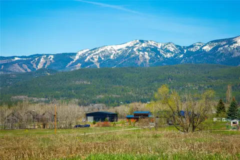 Whitefish Land with Mountain Views