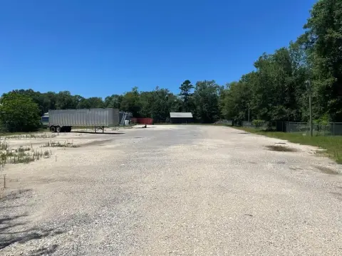 Lufkin Commercial Property on 1.5 Acres