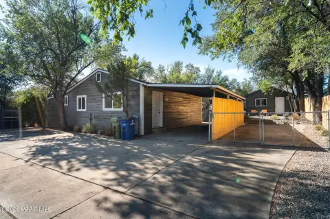 Renovated Duplex With Guest House