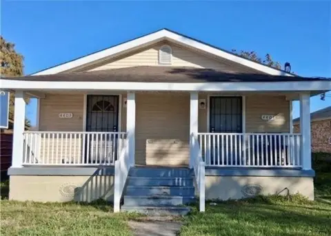 2-Unit Duplex with Driveway Parking