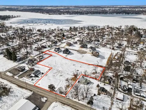 Commercial Land in Cedar Lake