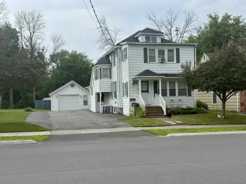 Two-Unit Duplex With Workshop