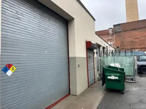 Flex Space with Overhead Doors