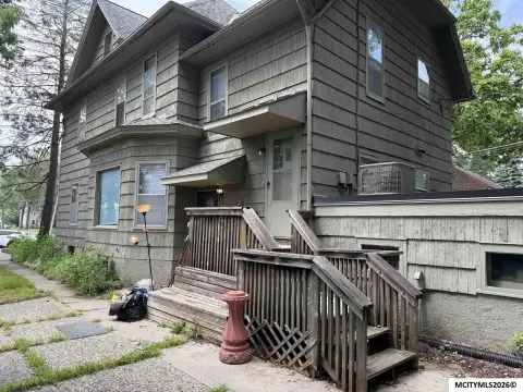 3-Unit Triplex with Garages