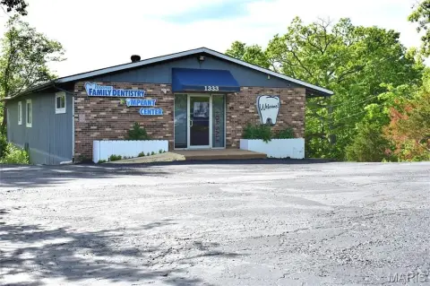 Versatile Commercial Space in Arnold