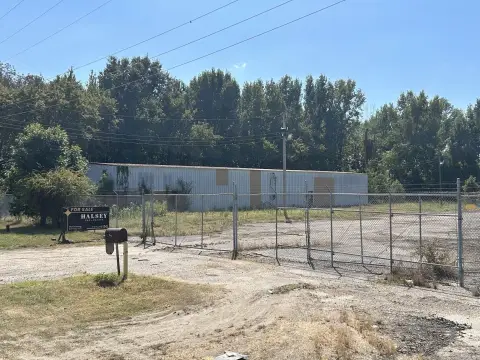 Manufacturing Property With Two Buildings