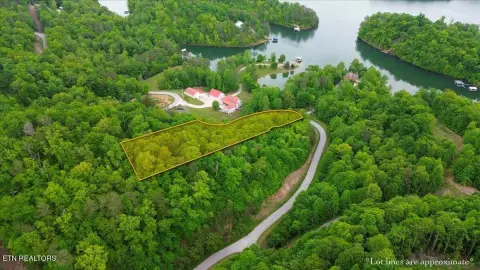 Land in Lone Mountain Shores