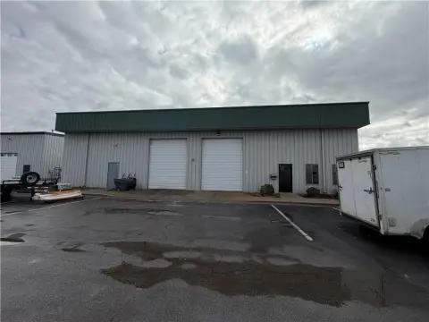 Flex/Warehouse/Office Building For Lease