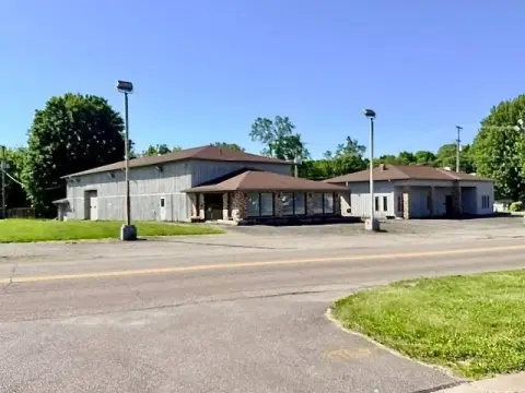 Automotive Showroom & Workshop Building