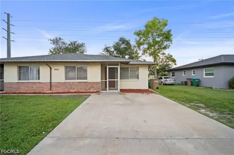 Duplex with Screened Lanais