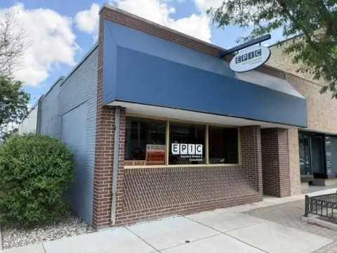 Office/Retail Building with Loading Dock