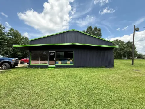 Auto Shop with Highway Frontage
