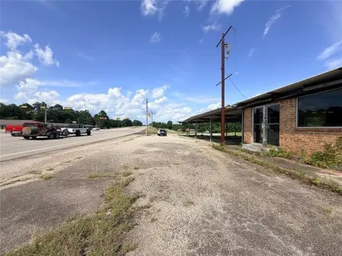 Commercial Property on Highway 190