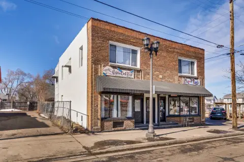 Remodeled 4-Unit Mixed-Use Property
