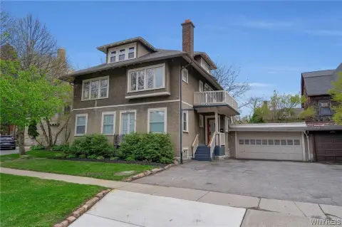 Elmwood Village Pebble-Dash Double