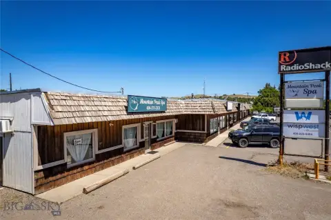 Fully Leased Strip Mall