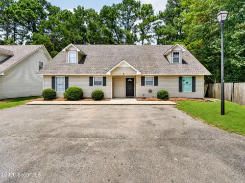Eight-Unit Apartment Property