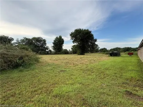 Residential Home Lot in Redwood Estates