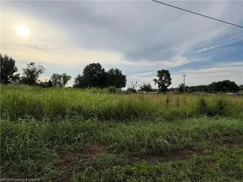 Residential Lot in Redwood Estates