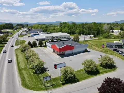 Retail Space on US-5 Corridor