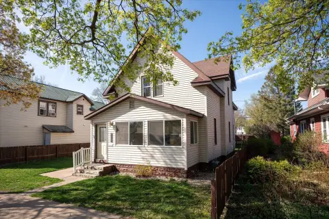 Charming Duplex Near Universities