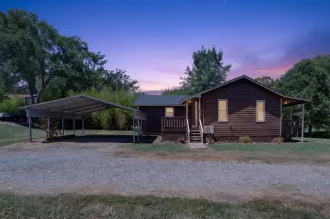 Apartment Property with Lake Access