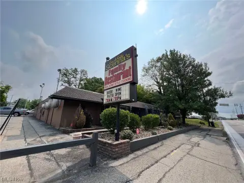 Established Restaurant on Busy US422