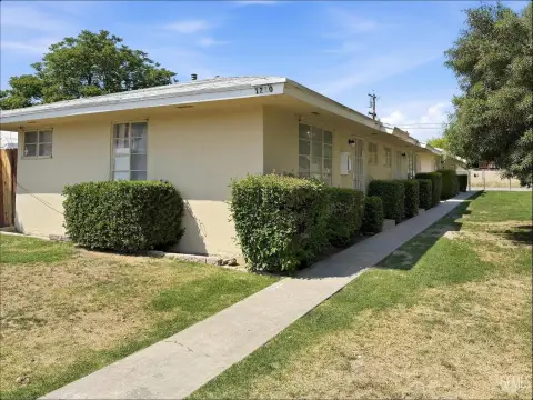 Four-Unit Multifamily Property in Bakersfield