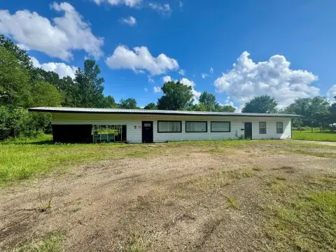 Unrestricted Land with Barn and Ponds